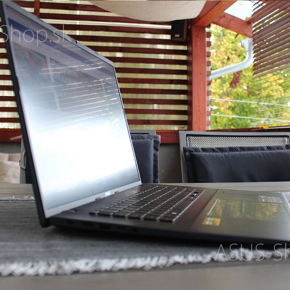 ASUS Zenbook 14 UX3405CA s Intel Core Ultra na každý pracovný stôl