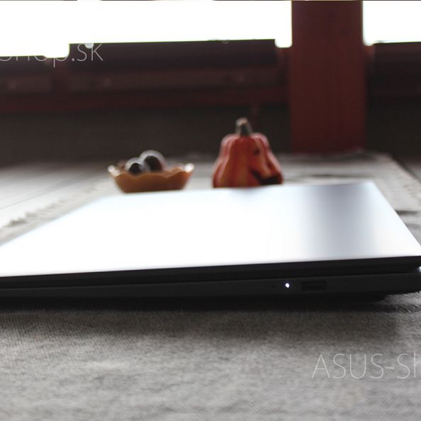 ASUS Zenbook 14 UX3405CA s Intel Core Ultra na každý pracovný stôl