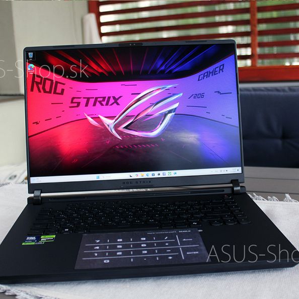 ASUS ROG Strix SCAR 18 G835LX 2.5K Ultra 9-275HX RTX5090/24G 32GB 2TB SSD W11Pro čierny 