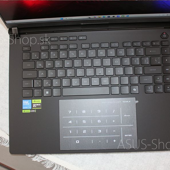 ASUS ROG Strix SCAR 18 G835LX 2.5K Ultra 9-275HX RTX5090/24G 32GB 2TB SSD W11Pro čierny 